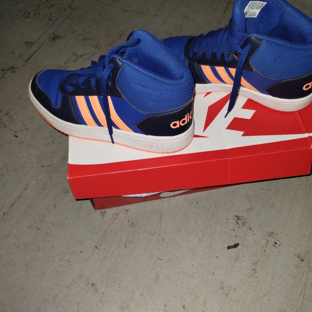 Boys sneakers